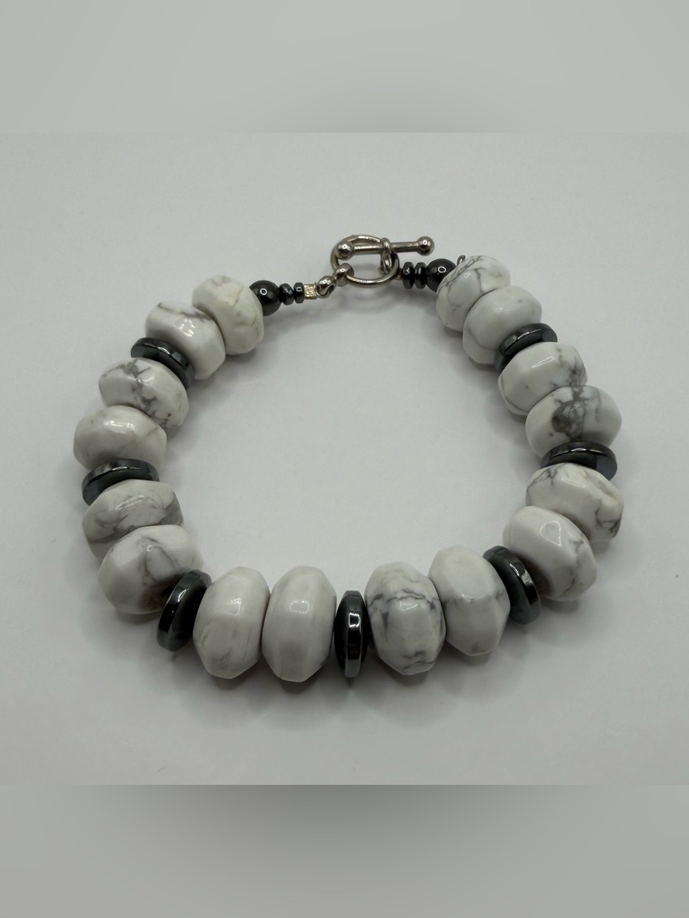 Howlite Clasp Bracelet
